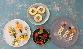 Sie sind nicht nur kalorienarm und wohlschmeckend, sondern unterstützen unseren körper auch mit einer vielzahl von vitalstoffen. 5 Ideen Fur Weihnachtliches Fingerfood Aus Obst Und Gemuse Fur Babys Und Kleinkinder