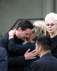 Keanu Reeves cho con gái và bạn gái qua đời trong vòng 18 tháng của nhau  (1999) Họ đã mất con để sinh con, và bạn gái của anh ta Jennifer syme