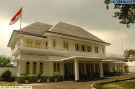 *penyusunan teks proklamasi kemerdekaan indonesia semula akan dilakukan di hotel des indes. Hut Kemerdekaan Ri Inilah Rumah Laksamana Maeda Di Jalan Meiji Dori Kabar24 Bisnis Com