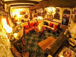 Lord Of The Rings Super Fan Builds His Own Real Life Hobbit House Hobbit House Fantasy House The Hobbit
