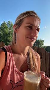 Courtney Mabry's Instagram, Twitter & Facebook