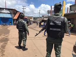 GNB Apure: Desmantelada red de tráfico de armas, dos detenidas en frontera - Imagen principal del artículo