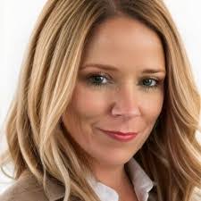 Lindsay Pullen's Instagram, Twitter & Facebook