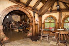 Supers Idees Bricolage Pour Votre Prochain Projet Menuiserie Bois Woodwork Wood Maison Hobbit Maison De Hobbit Maison Asiatique