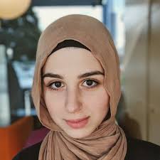 Farah Khalaf's Instagram, Twitter & Facebook