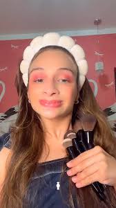 Reagindo à nova linha de Pincéis Acessíveis Articulados Make B.! ✨, E quem  vai testar o nosso lançamento é @amandamangili, referência em beleza  acessível! , Vem saber o que a Amanda achou dos ...