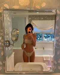 Previous story candice swanepoel at a park in miami 12/23/2020. Kendall Jenner In Bikini Instagram Photos Celebrities Hot Pictures
