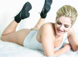 See more ideas about emily bett rickards, emily bett rickards bikini, emily. Emily Bett Hottest Photos Sexy Near Nude Pictures Gifs