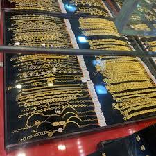 Saya beli emas 80kg dan letakkan di moto saya semasa berlumba dari kedai ini, memang mantap! Kedai Emas De Aurora Johor Bahru Johor