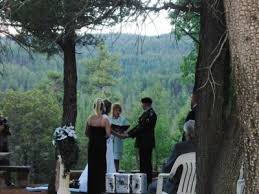 Outdoor Wedding At Wooden Nickel Cabin Rentals Christopher Creek Arizona Arizona Outdoor Wedding Cabin Rentals