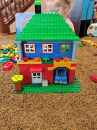 hier siehst du ein haus aus lego duplo das uns von brickaddict de gefallt lego duplo lego duplo bauanleitung lego