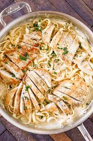 This Chicken Fettuccine Alfredo Recipe Is Packed With Flavor And Perfect F Chicken Alfredo Recipes Chicken Alfredo Fettuccine Recipe Fettuccine Alfredo Recipes