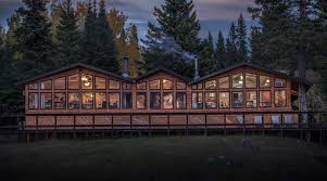 This creates a wonderful fly in fishing in manitoba experience that really feels like you're going on an adventure. Lodge Burntwood Lake Lodge