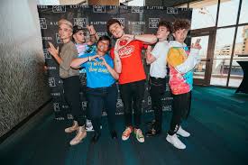 Why Don T We On Arcivr Vip Meet And Greet Poses Why Dont We Boys Fan Picture