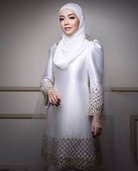 So yg biasa pakai saiz s/m pun sesuai pakai baju ni.dah alter utk fit ketinggian 150 ke bwh. Cantik Dan Sopan Baju Nikah Mira Filzah Ini 7 Busana Nikah Selebriti Malaysia Yang Tak Kurang Wow Juga Remaja