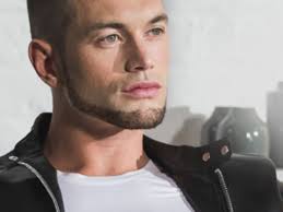 The best answer is probably no, the chin strap beard is not in style, but that's mainly because it gets a bad rap. How To Style Your Chin Strap Beard Braun Uk