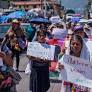 Parteras indígenas marchan para defender su práctica ancestral