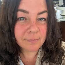 Who is a good nail tech in Waterville, Maine?