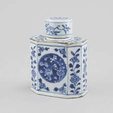 We did not find results for: A Chinese Porcelain Tea Caddy 18th Century Bukowskis