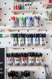 Organizing Bastelbedarf 30 Craft Room Lagerung Ideen In 2020 Craft Room Art Room Craft Area