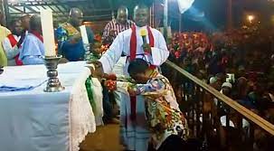Mbaka and the entire adoration family were not aware of the presence of the bbc team on the ugwuoke narrated that what took place was that the bbc team swooped on fr mbaka in espionage. Anambra Guber Governor Obiano Meets Fr Mbaka At Adoration Ground Watch Video Cfr Magazine