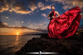 Photographing A Model In Sunset With Only One Strobe Sunrise Portrait Photography Beach Photography Poses Sunset Photoshoot