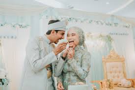 Geographically, the country is split in two, with the malaysian peninsular and east malaysia separated by the south china sea. Malay Wedding Theme Penang Wedding Tourism