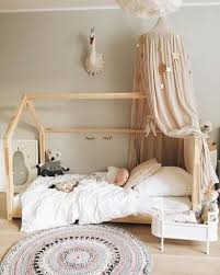 epingle sur deco lit cabane fille