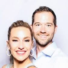 Lena Capps and Lucas Moran 's Wedding Website