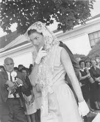 Jackie Leaving Mass A Simple Sleeveless Dress A Lace Mantilla Covering The Head And Wrist Length Gloves Revolutioni Catholic Veil Church Veil Catholic Women