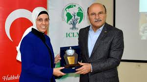 Dönem fazilet partisi milletvekili merve kavakçı'nın kardeşidir. Tefekkur Sohbetleri Nin Konugu Ravza Kavakci Kan Oldu Haberler