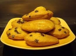 Madeleines Moelleuses Aux Pepites De Chocolat Recette Madeleine Moelleuse Recette Madeleine Madeleine Moelleuse