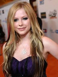 Avril lavigne teamed up with the ultimate sk8r boi for her very first tiktok post on monday. Avril Lavigne Beauty Looks Avril Lavigne Through The Years