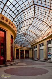 Totodată, palatul vulturul negru este cea mai reprezentativă construcţie în stil secesionist din transilvania. De Vizitat Palatul Vulturul Negru Oradea In Imagini