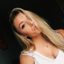 Shannon Gleason's Instagram, Twitter & Facebook