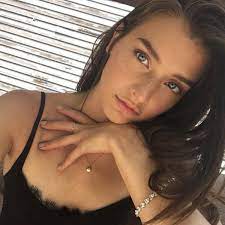Naturally Beautiful Girls 48 Pics Izispicy Com