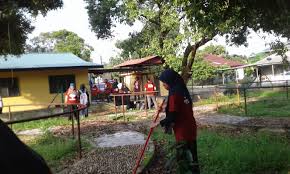 合作 我们互相合作及帮助清 kami bekerjasama bagai aur dengan tebing 互 相. Jalinan Masyarakat Sains Pengurusan Alam Sekitar 2017 2018 Gotong Royong Bersama Penduduk Kampung Sentosa