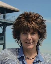 Jennifer Holcomb's Instagram, Twitter & Facebook