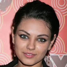 What makes mila kunis and kate bosworth so unique? Does Mila Kunis Have Different Colored Eyes Heterochromia Condition