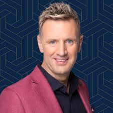 Mike Denver comes to the Tullamore Court Hotel