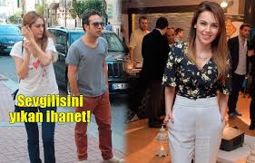 Kerem bürsin'in 7 ay önce ayrıldığı sevgilisi yağmur tanrısevsin '3 adam'daki oğuzhan koç ile aşk yaşamaya başlamıştı. Oguzhan Koc Ve Zeynep Kocak In Arasina Yagmur Girdi