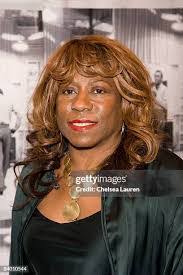 Cheryl Davis's Instagram, Twitter & Facebook