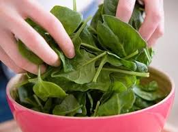 Tra primi piatti, secondi, contorni e antipasti, i suggerimenti per cucinare gli spinaci sono davvero infiniti. Come Congelare Gli Spinaci 5 Passi