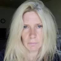 4 perfiles de «Claudia Valentini»