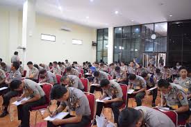 Uji Kompetensi Polri Melalui Penyelenggaraan Assessment Center Polisi Tactica