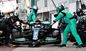 When valtteri bottas moves his head from right to left or nods it. Vuzg9dd7wd2v9m