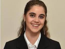 La pugliese Veronica Capone è tra i 25 studenti più bravi in Italia.  Nominata «Alfiere del Lavoro», oggi salirà al Quirinale