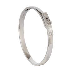 Feb 07, 2020 · belakangan ini penggemar emas putih terus bertambah karena keindahannya, apalagi bila didesain dengan tambahan batu berlian. Ingin Gelang Untuk Tampil Elegan Ini Dia 9 Model Gelang Rantai Emas Dengan Desain Terkini