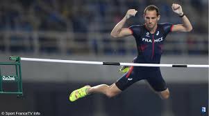 Lavillenie 2012 yaz olimpiyatları'nda 5,97 metrelik atlayışıyla olimpiyat rekoru kırarak şampiyonluğa ulaştı. Actualites Renaud Lavillenie Lance La 3eme Edition Du All Star Perche Dicodusport