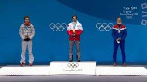 Kamil stoch w pięknym stylu zdobył złoty medal igrzysk olimpijskich w soczi na normalnej skoczni. Kamil Stoch Odebral Trzeci Zloty Medal Igrzysk Olimpijskich